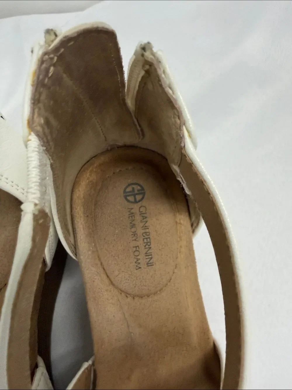Giani Bernini White Strappy Wedge Sandals with Brown Wedge